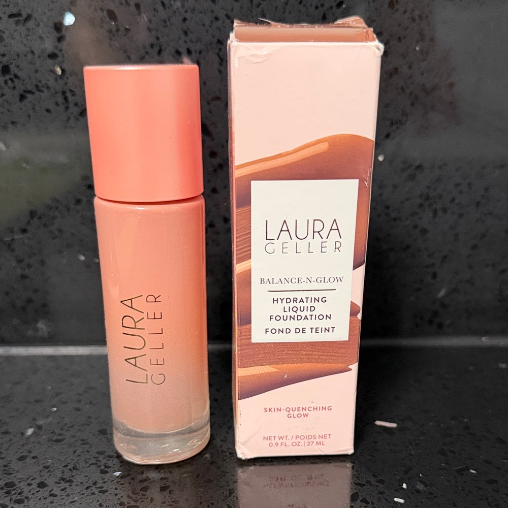 NEW Laura Geller Hydrating Liquid Foundation - DEEP 0.9 FL OZ